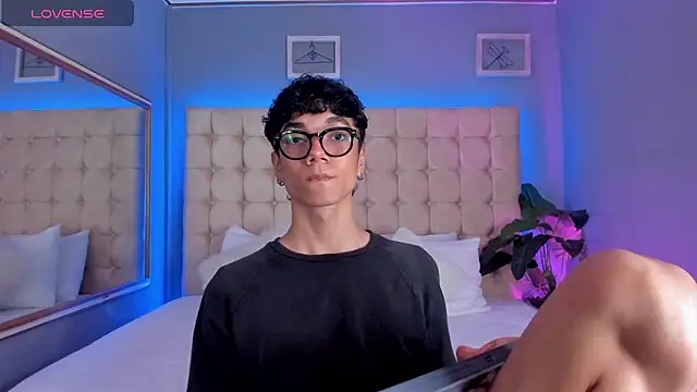 Phillicious   online show from September 22, 2025, 9:32 pm