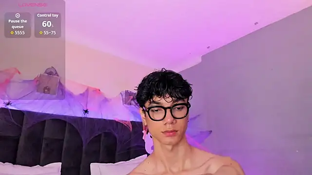 Phillicious   online show from October 11, 2025, 9:05 pm