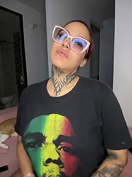 MargothWolfe online show from October 21, 2025, 4:23 am