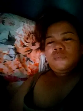 Snapshot of Hot_Bellexx chatting on October 15, 2025, 1:04 am Hot Bellexx online show from October 15, 2025, 1:04 am