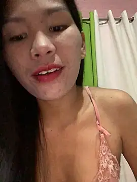Snapshot of Cleo17 chatting on May 9, 2026, 12:19 pm Cleo17 online show from May 9, 2026, 12:19 pm