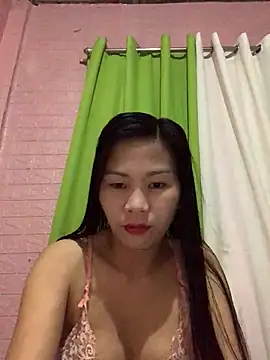 Snapshot of Cleo17 chatting on April 28, 2026, 12:31 pm Cleo17 online show from April 28, 2026, 12:31 pm