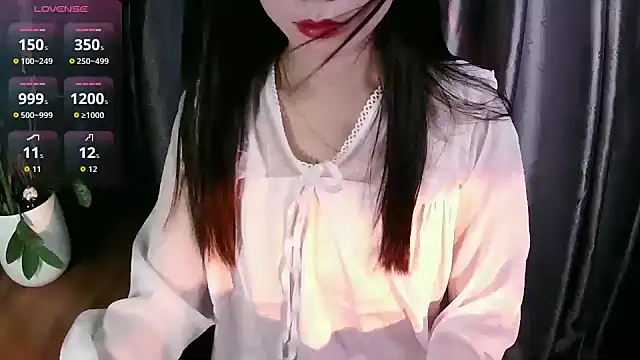 Mai aug online show from November 14, 2025, 3:48 pm