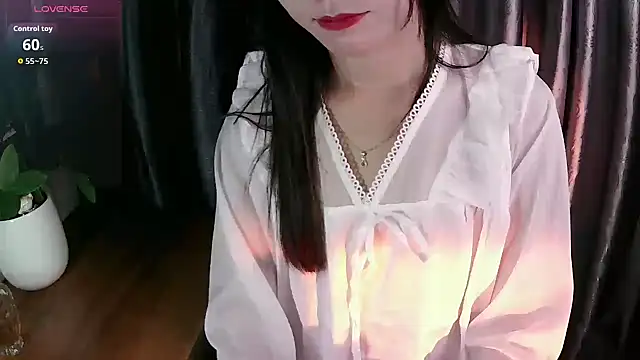 Mai aug online show from October 31, 2025, 3:41 pm