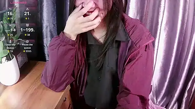 Mai aug online show from October 8, 2025, 3:35 pm