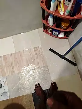 Tharindu34  online show from April 18, 2026, 4:59 am