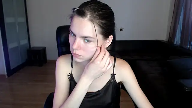 AmelieReve online show from September 9, 2025, 3:54 pm