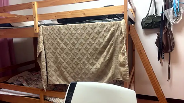 Snapshot of SuzyMiu chatting on November 8, 2025, 8:29 am SuzyMiu online show from November 8, 2025, 8:29 am