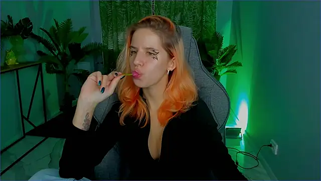 NitaNihil online show from December 3, 2025, 9:53 am