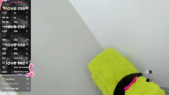 Snapshot of Spinning_Megan69 chatting on December 4, 2025, 11:59 pm Spinning Megan69 online show from December 4, 2025, 11:59 pm