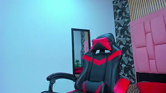 Snapshot of alice_rouusse chatting on October 24, 2025, 12:04 pm alice rouusse online show from October 24, 2025, 12:04 pm