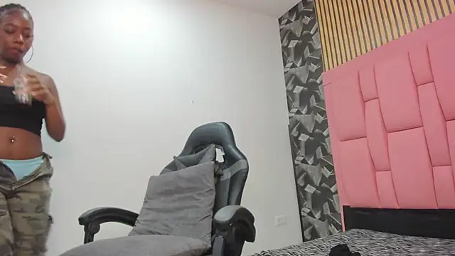 Snapshot of alice_rouusse chatting on September 16, 2025, 12:17 pm alice rouusse online show from September 16, 2025, 12:17 pm