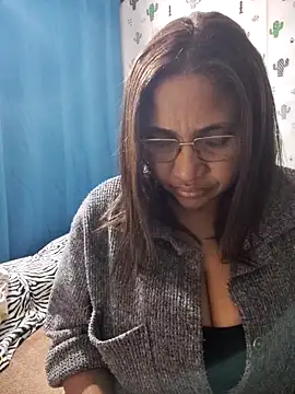 Avannay online show from December 4, 2025, 1:48 am