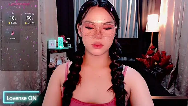 Snapshot of IamRaeganDolls69 chatting on September 14, 2025, 12:44 am IamRaeganDolls69 online show from September 14, 2025, 12:44 am