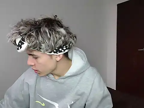 Snapshot of john_vichenso chatting on October 21, 2025, 9:14 pm john vichenso online show from October 21, 2025, 9:14 pm