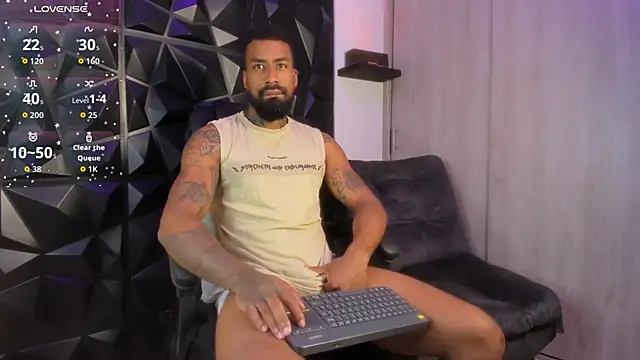 Snapshot of OstinDaniels chatting on September 11, 2025, 10:32 pm OstinDaniels online show from September 11, 2025, 10:32 pm