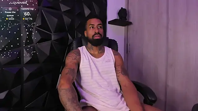 Snapshot of OstinDaniels chatting on October 26, 2025, 10:43 pm OstinDaniels online show from October 26, 2025, 10:43 pm