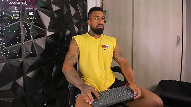 Snapshot of OstinDaniels chatting on September 19, 2025, 10:58 pm OstinDaniels online show from September 19, 2025, 10:58 pm