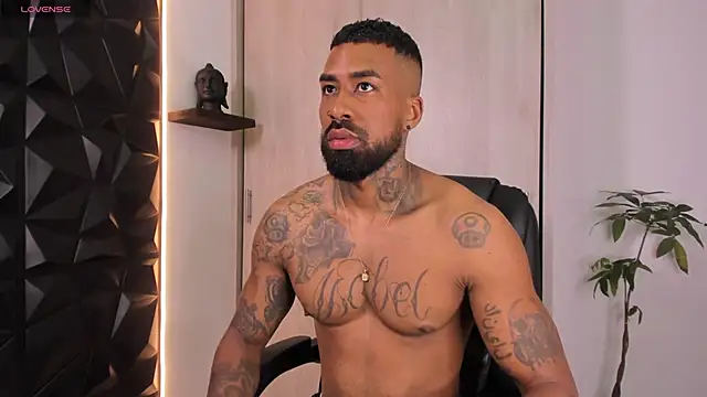 Snapshot of OstinDaniels chatting on November 22, 2025, 11:47 pm OstinDaniels online show from November 22, 2025, 11:47 pm