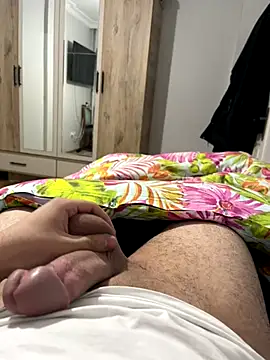 Erenn9972 online show from November 10, 2025, 5:29 pm