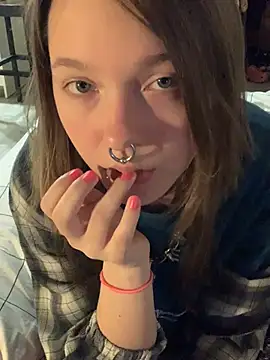 VesnaCrystal online show from March 31, 2026, 9:06 pm