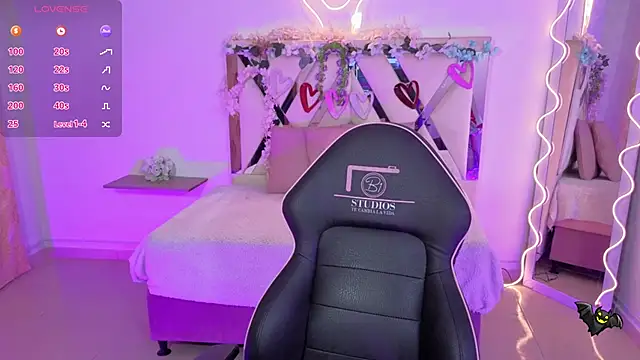 Snapshot of ZURY_TAY chatting on October 29, 2025, 11:42 am ZURY TAY online show from October 29, 2025, 11:42 am