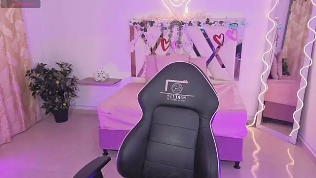 Snapshot of ZURY_TAY chatting on November 15, 2025, 11:58 am ZURY TAY online show from November 15, 2025, 11:58 am