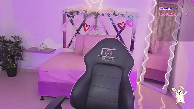 Snapshot of ZURY_TAY chatting on November 27, 2025, 11:43 am ZURY TAY online show from November 27, 2025, 11:43 am