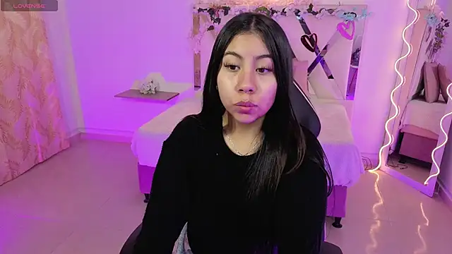 Snapshot of ZURY_TAY chatting on October 28, 2025, 11:42 am ZURY TAY online show from October 28, 2025, 11:42 am