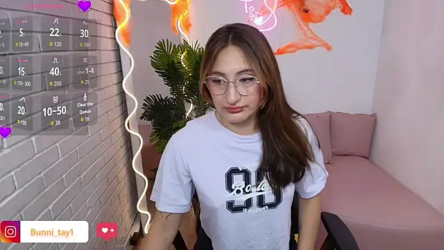 Bunni tay online show from October 11, 2025, 11:33 am