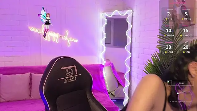 artemiss tay online show from December 1, 2025, 7:15 pm