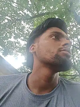 bikiiaa online show from September 14, 2025, 5:52 am