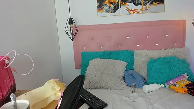 dulce  lust online show from September 9, 2025, 9:02 pm