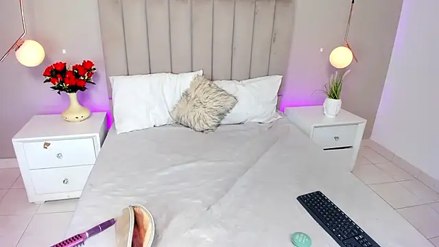 Dani rosse  online show from April 19, 2026, 6:10 pm