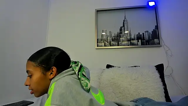 sarah ashbourne online show from October 6, 2025, 12:39 pm