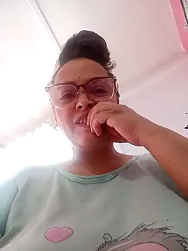 Lady 16 online show from November 11, 2025, 5:19 pm