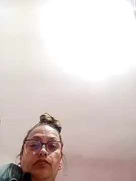 Snapshot of Lady_16 chatting on February 25, 2026, 10:31 pm Lady 16 online show from February 25, 2026, 10:31 pm