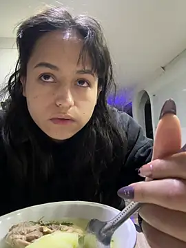 Eymmy 24 online show from March 16, 2026, 4:53 am