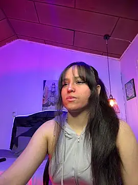 Snapshot of Eymmy_24 chatting on October 15, 2025, 3:05 am Eymmy 24 online show from October 15, 2025, 3:05 am