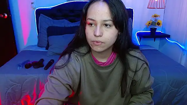 Snapshot of Eymmy_24 chatting on September 23, 2025, 12:28 am Eymmy 24 online show from September 23, 2025, 12:28 am