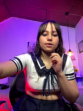 Snapshot of Eymmy_24 chatting on October 1, 2025, 9:58 am Eymmy 24 online show from October 1, 2025, 9:58 am