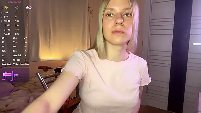 Snapshot of MaryjaneSpider chatting on November 21, 2025, 7:13 pm MaryjaneSpider online show from November 21, 2025, 7:13 pm