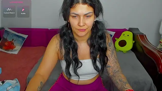 Snapshot of MiaKiittyy chatting on January 8, 2026, 5:30 pm MiaKiittyy online show from January 8, 2026, 5:30 pm