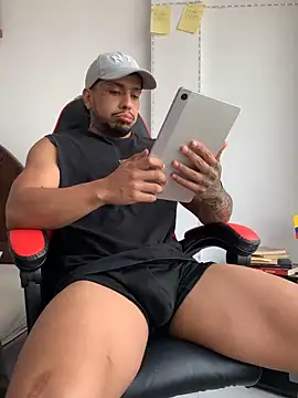 Snapshot of DeimonOficial chatting on September 17, 2025, 3:14 pm DeimonOficial online show from September 17, 2025, 3:14 pm