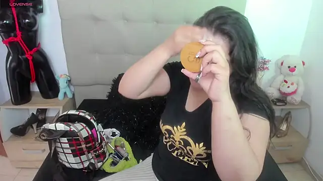 TifanyAmazinng online show from October 30, 2025, 12:36 pm