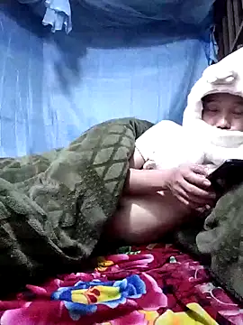 Snapshot of PhamPm70 chatting on December 16, 2025, 10:52 am PhamPm70 online show from December 16, 2025, 10:52 am