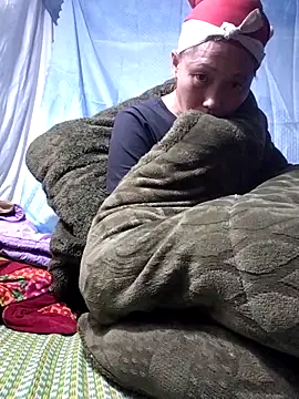 Snapshot of PhamPm70 chatting on November 18, 2025, 1:58 pm PhamPm70 online show from November 18, 2025, 1:58 pm