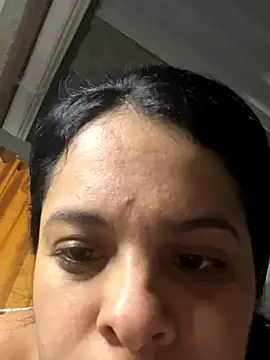 Snapshot of Moon-Lice chatting on October 5, 2025, 12:12 am Moon-Lice online show from October 5, 2025, 12:12 am