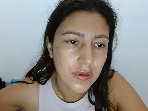 Snapshot of SarahFriendly chatting on June 3, 2026, 11:22 am SarahFriendly online show from June 3, 2026, 11:22 am