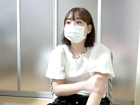 -rena-rena online show from October 12, 2025, 2:29 pm